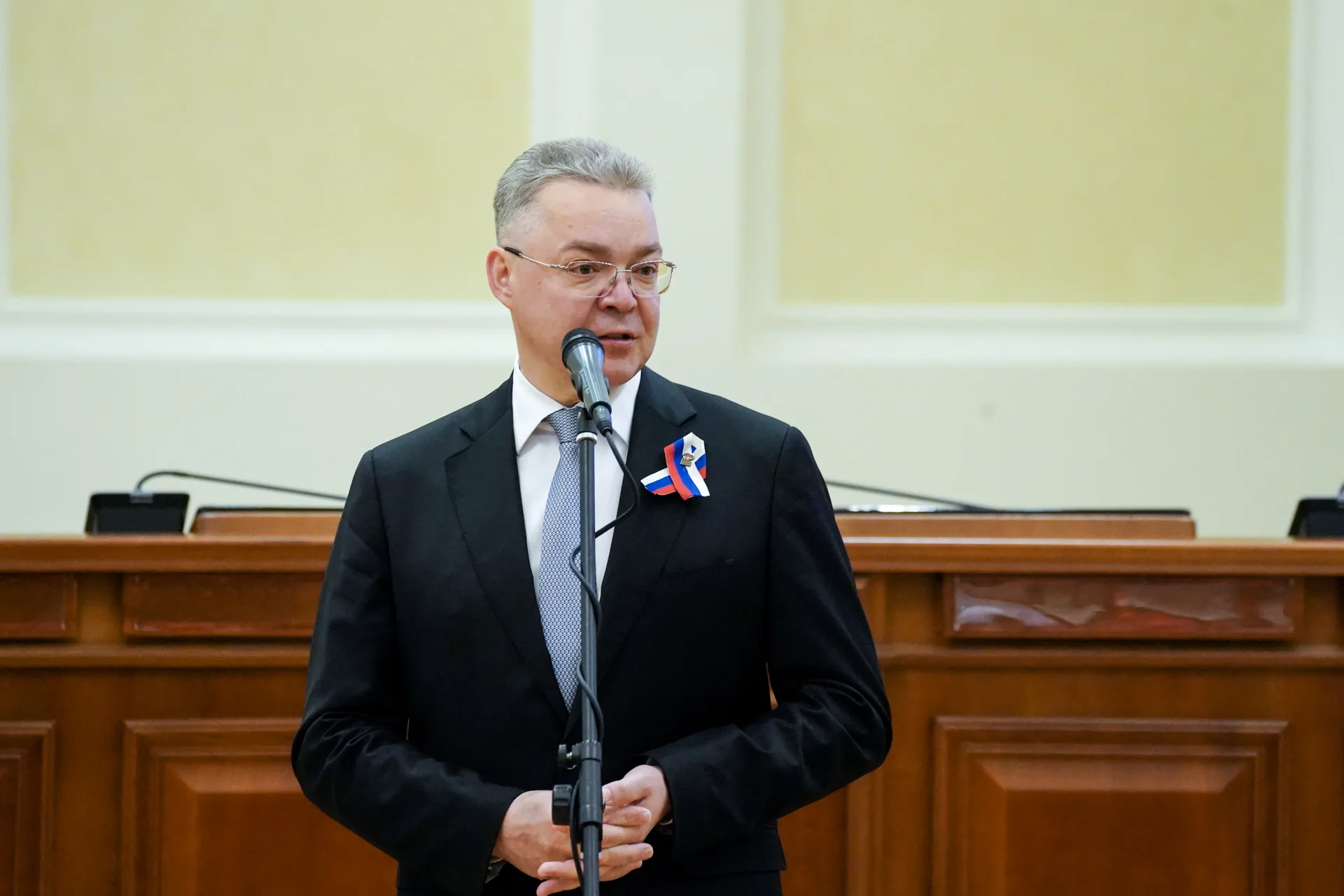 ГУБЕРНАТОР СТАВРОПОЛЬЯ ВРУЧИЛ НАГРАДЫ НАКАНУНЕ ДНЯ РОССИИ